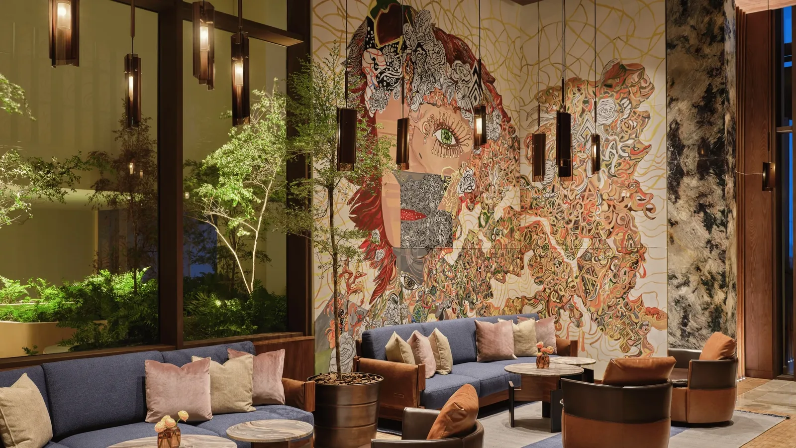 Mural de artista dominicano en The St. Regis Bar, Cap Cana