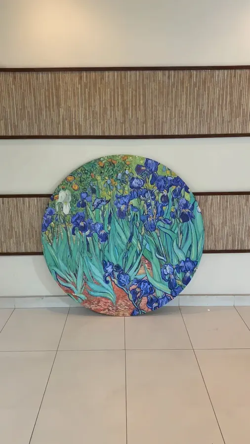 Los Lirios de Van Gogh (1889), cuadro circular 55 pulgadas de diámetro — reproducción giclée Art Giclée AG-354